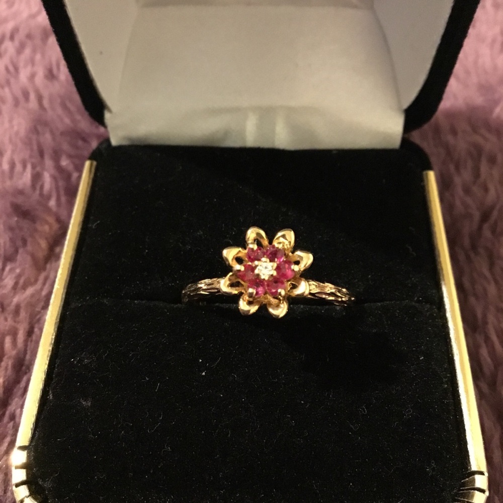 Vintage 14K Yellow Gold Ruby & Diamond Tulip Ring